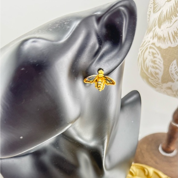 Midwest Amber Bee Earrings – Genuine Baltic Amber & Sterling Silver - Picture 9 of 10